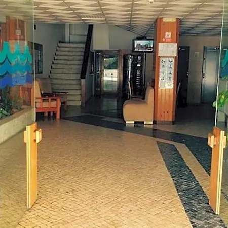 Edificio - Local Αλμπουφέιρα