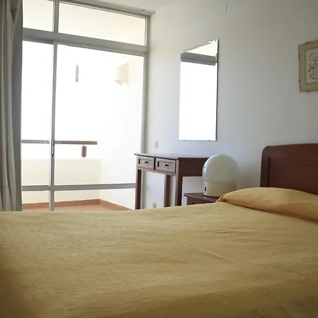 아파트호텔 Edificio - Local 2*